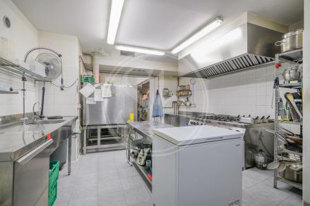 Local comercial en venda a Barcelona Traspaso Restaurante Carrer Regàs