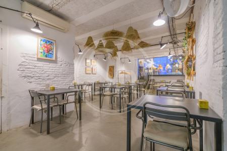 Local comercial en venda a Barcelona Traspaso Restaurante Carrer Regàs
