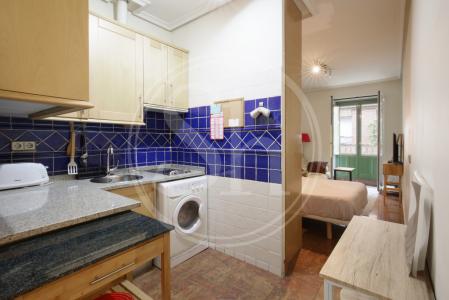 Студия в аренду в Madrid Velarde - Malasaña