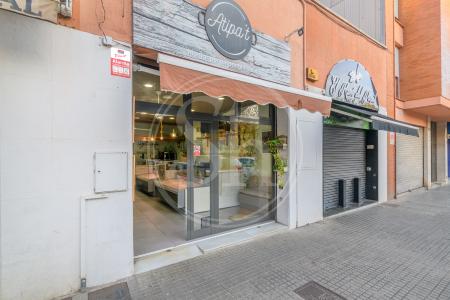 Commercial for sale in El Prat de Llobregat Traspaso Negocio En Calle Rector Farres Poch