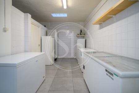 Commercial for sale in El Prat de Llobregat Traspaso Negocio En Calle Rector Farres Poch