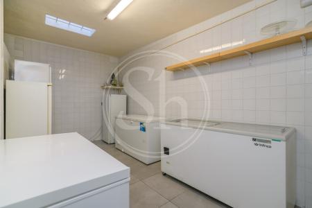 Commercial for sale in El Prat de Llobregat Traspaso Negocio En Calle Rector Farres Poch