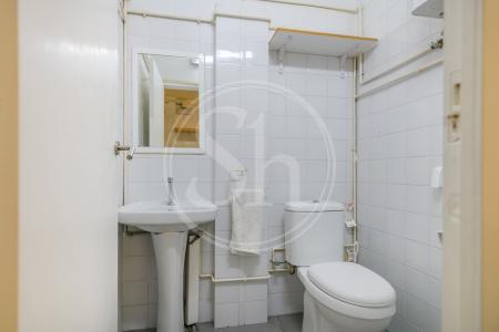 Commercial for sale in El Prat de Llobregat Traspaso Negocio En Calle Rector Farres Poch