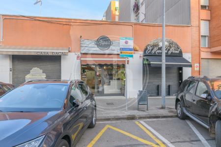 Commercial for sale in El Prat de Llobregat Traspaso Negocio En Calle Rector Farres Poch