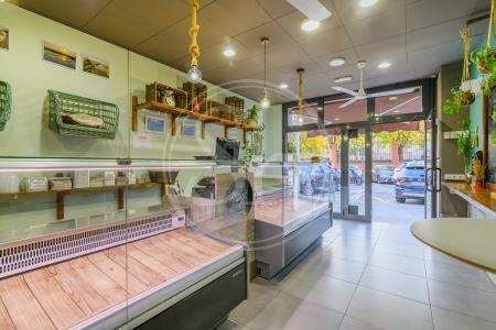 Commercial for sale in El Prat de Llobregat Traspaso Negocio En Calle Rector Farres Poch