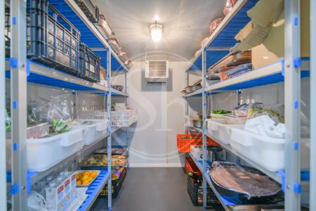 Commercial for sale in El Prat de Llobregat Traspaso Negocio En Calle Rector Farres Poch