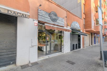 Commercial for sale in El Prat de Llobregat Traspaso Negocio En Calle Rector Farres Poch