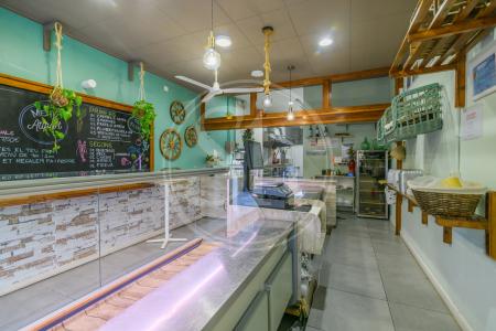 Commercial for sale in El Prat de Llobregat Traspaso Negocio En Calle Rector Farres Poch