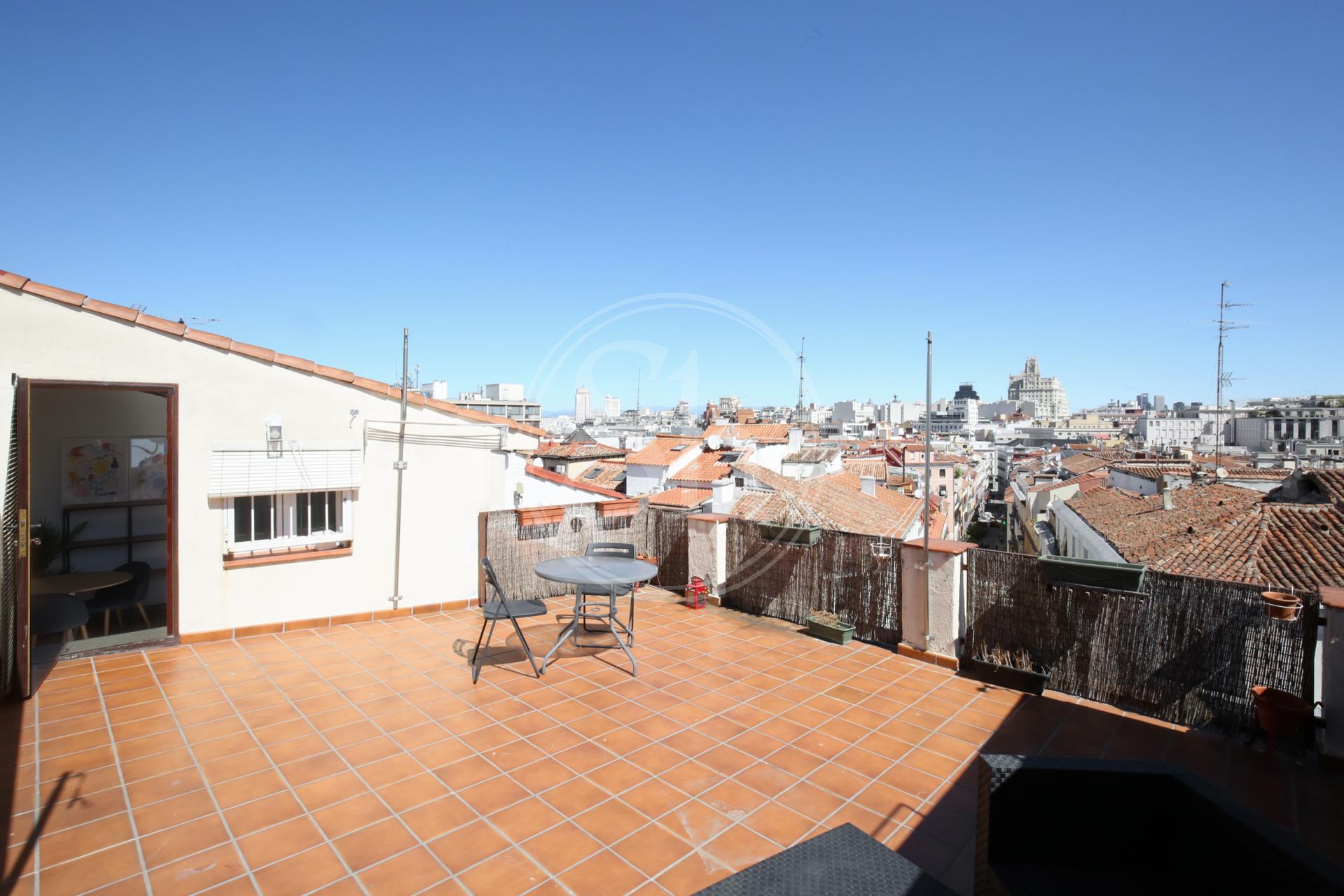 Atico alquiler en Plaza del Angel cerca de la Plaza Mayor