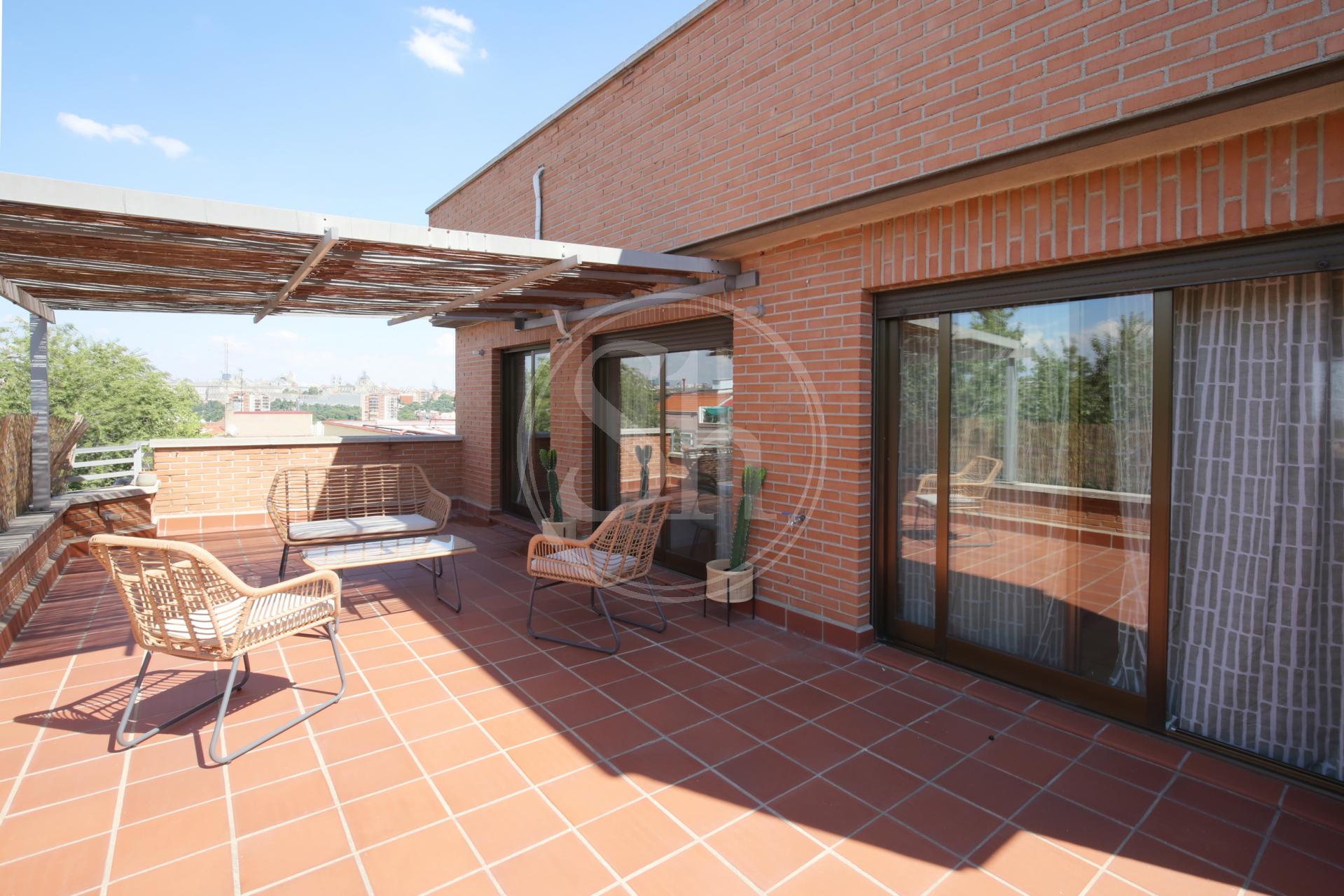 Antonio Zamora - Puerta Del Angel | Latina | Madrid | REF T21089-1
