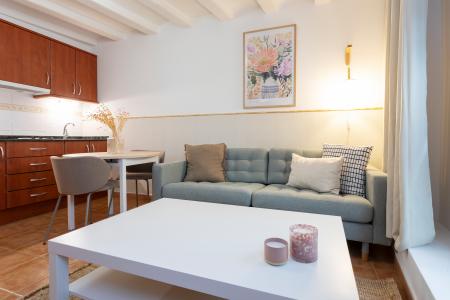 Appartement te huur in Barcelona Hort De La Bomba - Carretes