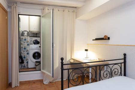 Appartement te huur in Barcelona Hort De La Bomba - Carretes