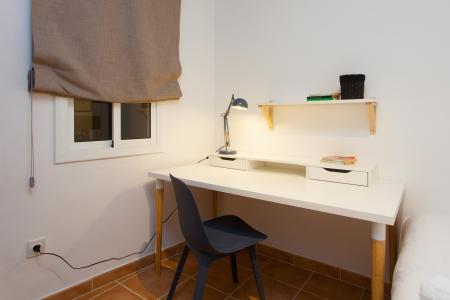 Appartement te huur in Barcelona Hort De La Bomba - Metro Parallel