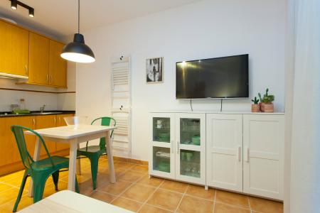 Appartement te huur in Barcelona Hort De La Bomba - Metro Parallel