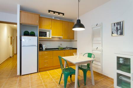 Appartement te huur in Barcelona Hort De La Bomba - Metro Parallel