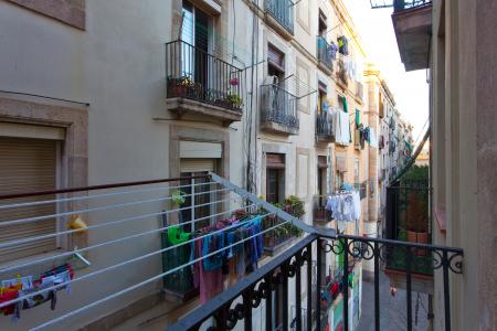 Appartement te huur in Barcelona Hort De La Bomba - Metro Parallel