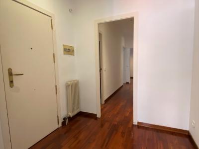 Penthouse te huur in Barcelona Passatge Garcia I Robles - Mare De Déu Del Coll
