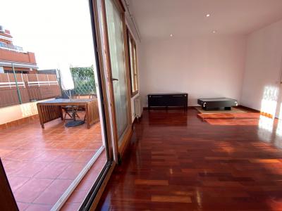 Penthouse te huur in Barcelona Passatge Garcia I Robles - Mare De Déu Del Coll