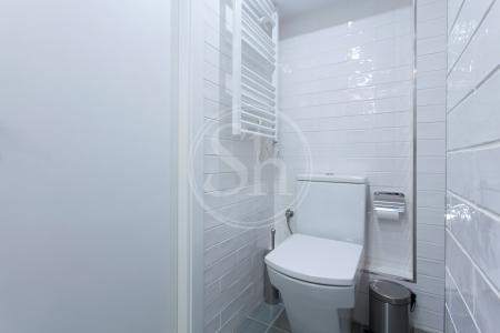 Monolocale con una stanza da letto in affitto in via Vidreria