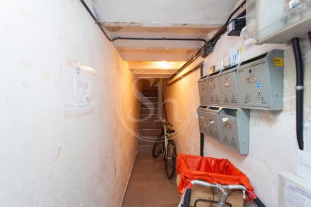 Monolocale con una stanza da letto in affitto in via Vidreria