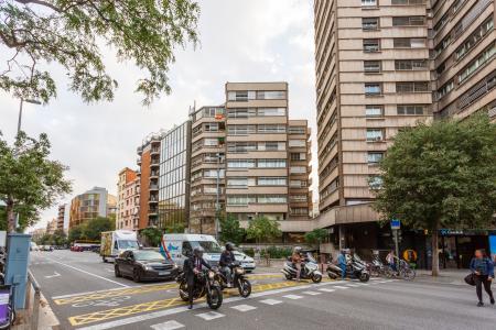 Alquiler temporal loft amueblado en c/ Aragón con Casanova
