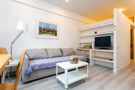 Alquiler temporal loft amueblado en c/ Aragón con Casanova