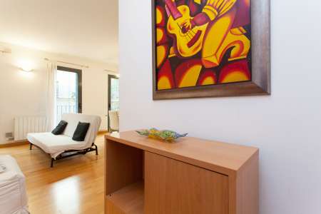 Wohnung zur Miete in Barcelona Sant Gil - Ronda Universitat