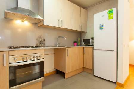 Wohnung zur Miete in Barcelona Sant Gil - Ronda Universitat