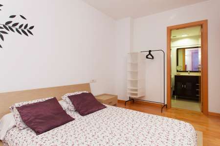 Wohnung zur Miete in Barcelona Sant Gil - Ronda Universitat