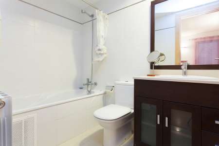 Wohnung zur Miete in Barcelona Sant Gil - Ronda Universitat