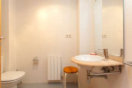 Wohnung zur Miete in Barcelona Sant Gil - Ronda Universitat