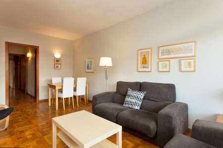 Appartement te huur in Barcelona Plaza Gala Placidia - Ferrocarrils Gracia