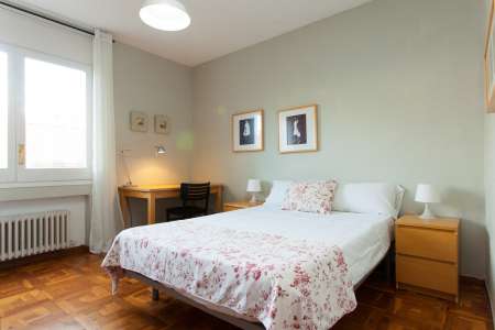 Appartement te huur in Barcelona Plaza Gala Placidia - Ferrocarrils Gracia