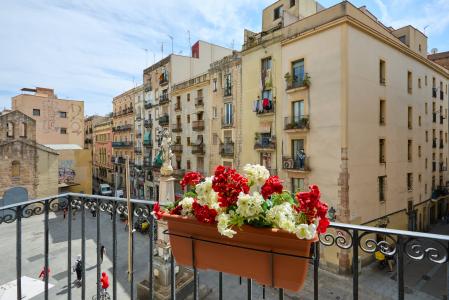 Apartamento de alquiler frente a Plaça del Pedró