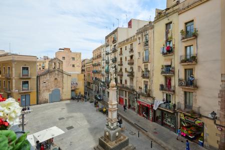 Apartamento de alquiler frente a Plaça del Pedró