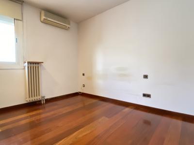Penthouse for Rent in Barcelona Aragó - Aribau
