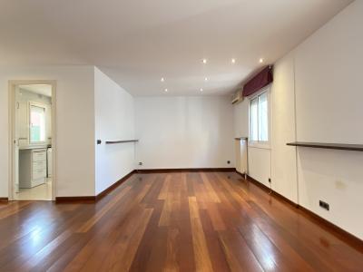 Penthouse for Rent in Barcelona Aragó - Aribau
