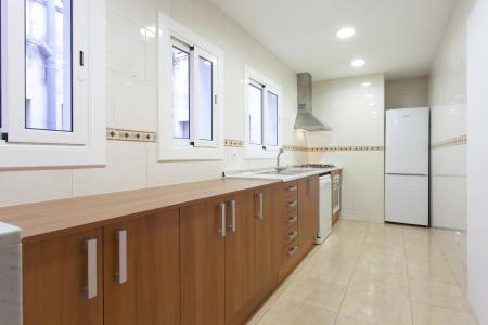 Piso en Alquiler en Barcelona València - Llançà (parking Incluido)