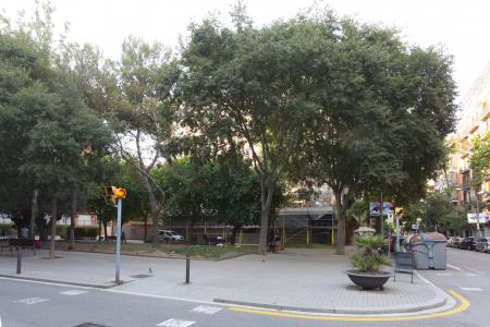 Piso en Alquiler en Barcelona València - Llançà (parking Incluido)