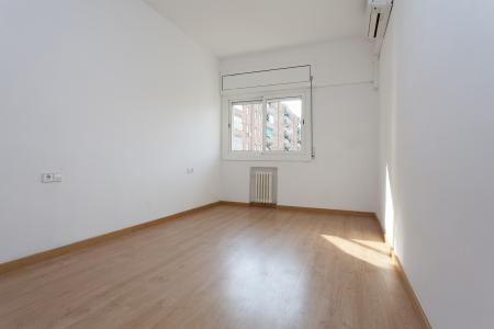 Piso en Alquiler en Barcelona València - Llançà (parking Incluido)
