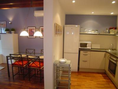 Appartement te huur in Barcelona Passatge Sant Benet - Arc De Triomf
