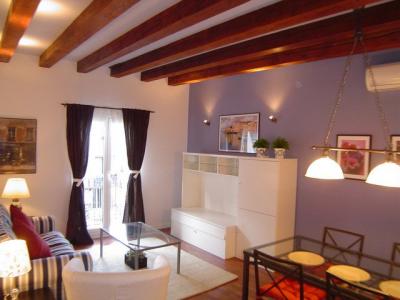 Appartement te huur in Barcelona Passatge Sant Benet - Arc De Triomf