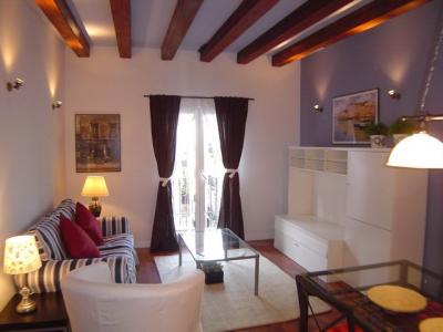 Appartement te huur in Barcelona Passatge Sant Benet - Arc De Triomf