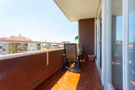 Piso 3 hab. y 2 balcones de alquiler en Santa Amelia con Capitan Arenas