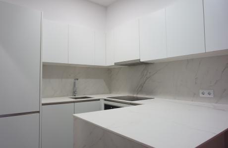 Appartement te huur in Barcelona Jocs Florals - Metro Plaza De Sants
