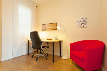 Aluguel de acolhedor apartamento na Av. Diagonal