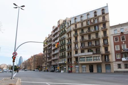 Aluguel de acolhedor apartamento na Av. Diagonal