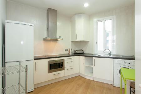 Aluguel de acolhedor apartamento na Av. Diagonal