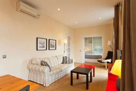 Aluguel de acolhedor apartamento na Av. Diagonal