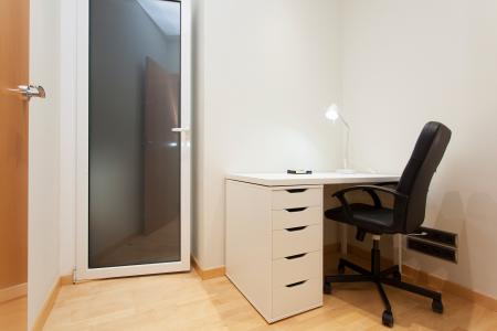 Excelente piso con una hab. doble en C/ Napols Eixample